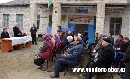 Daşkəsən Rayon İcra Hakimiyyəti Başçısı Əhəd Abıyev Zəylik kəndində sakinlərlə növbəti səyyar qəbulunu keçirib