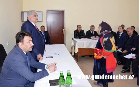 DAŞKƏSƏN RAYON İCRA HAKİMİYYƏTİNİN BAŞÇISI ƏHƏD ABIYEV  QAZAXLI KƏNDİNDƏ VƏTƏNDAŞLARIN NÖVBƏTİ SƏYYAR QƏBULUNU KEÇİRİB