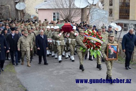 DAŞKƏSƏNDƏ ŞƏHİD FƏRRUX MƏMMƏDOV SON MƏNZİLƏ YOLA SALINIB