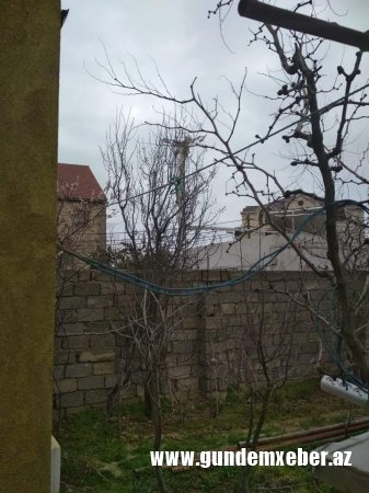 ADNSU-nun dosenti yaşadığı mənzilin ətrafında “bomba partladır” - FOTOLAR