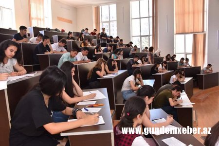 Rektor yaz imtahan sessiyasının gedişini izlədi - FOTOLAR