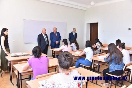 Rektor yaz imtahan sessiyasının gedişini izlədi - FOTOLAR