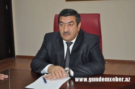 “Ayaqqabımın ölçüsü 43-dür, səni 42 ölçüyə yerləşdirərəm” – Sabiq başçı ilə bağlı ittihamlar