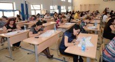 İmtahandan narazı qalan yüzlərlə müəllim etiraz edir