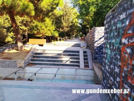 İcra başçısı İlham Əliyevin saldırdığı parkı məhv edib – Bina tikdirir 