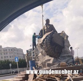 Albert Aqarunovun abidəsində əks olunan təsvir Dağlıq Qarabağ simvoludur