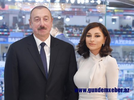 Prezident İlham Əliyev və birinci xanım Mehriban Əliyeva 300 nömrəli məktəbin yeni tədris kompleksinin açılışında iştirak ediblər