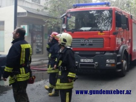 Bakının mərkəzində üçmərtəbəli binada yanğın