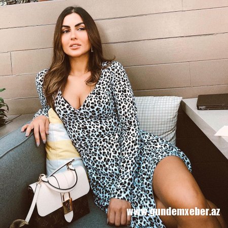Azərbaycanlı aparıcıdan seksual FOTOLAR 