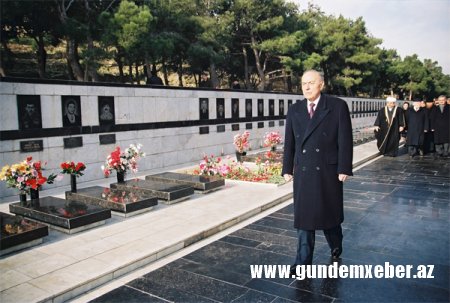 Əli Həsənovun dəyişkən ideologiyası... — YAZI