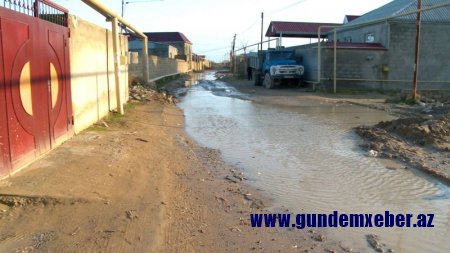 Bakının bu yerində sakinlər insan övladına vacib hər şeyə həsrətdir — FOTOLAR