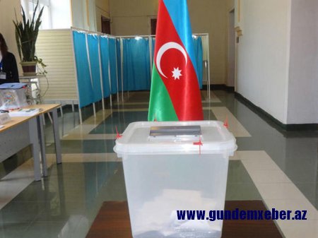 YAP-ın Xaçmazdan namizədi həmdə seçki məntəqəsinin komissiya sədridir