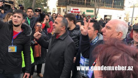 MSK qarçısında aksiya, deputatlığa namizədlər saxlanılır