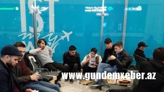 İstanbul hava limanında qalan azərbaycanlılar: “Heç kim bizimlə maraqlanmır”