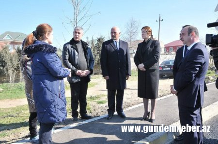 Abşeronda iki qəsəbəni birləşdirən yol yenidən qurulur – Başçı əraziyə gəldi (FOTOLAR)