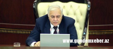 Oqtay Əsədov deputat vəsiqəsini almadı
