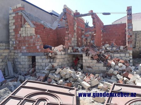 Binəqədinin başçısının ev alveri: “2 min verdim…”