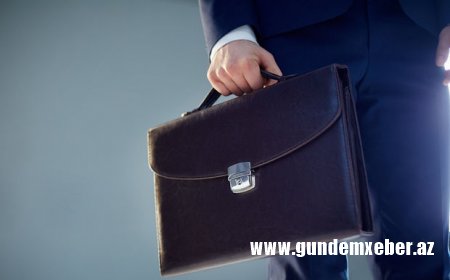 Parlamentin bu şöbə müdiri vəzifəsindən azad edildi