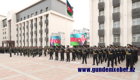 Vilayət Eyvazov məzunlara paqonlarını təqdim etdi - Foto