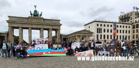DAS Berlində etiraz aksiyası keçirdi - FOTOLAR