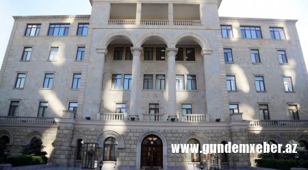 Müdafiə Nazirliyi Nəcməddin Sadıkovun işdən çıxarılması ilə bağlı iddialara aydınlıq gətirib