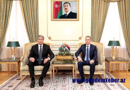 Nazir Vilayət Eyvazov Serbiyalı həmkarı ilə görüşüb