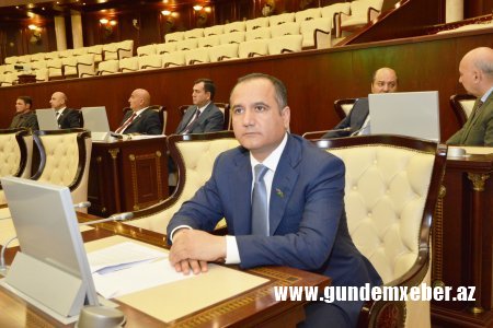 2500 manatlıq maaşla 10 milyonluq villa? - Kamaləddin Qafarova çətin sual