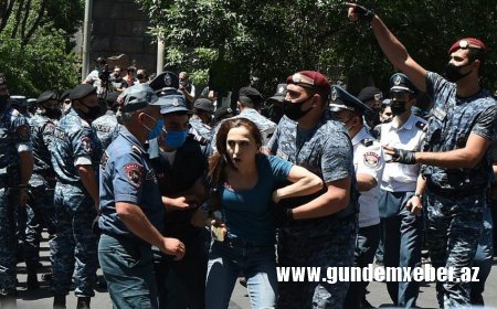 Ermənistanda hökumətin tam tərkibdə istefası tələbi ilə aksiya keçirildi