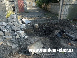 Düşmənin Tərtərdə toplarla dağıtdığı evlər -FOTOLAR