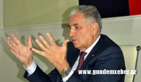 Samuxun icra başçısı bir köşəyə çəkilərək... - İTTİHAM