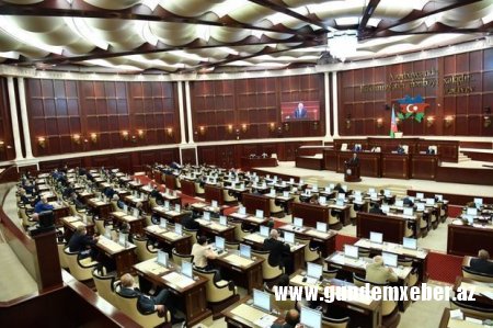 Milli Məclisin növbəti iclası başladı