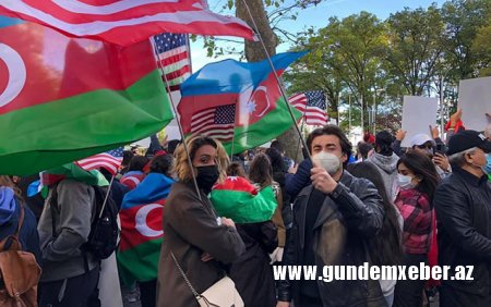 BMT-nin qarşısında ermənilərin Gəncə vandalizmi pislənildi - Fotolar