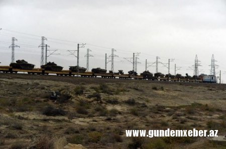 Düşməndən qalan qənimətlər Bakıya gətirilir - FOTO