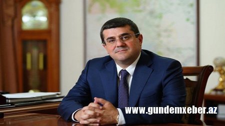 Araik Arutyunyan Paşinyana qarşı Moskvadan yardım istədi (FOTO)