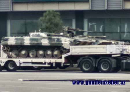 Ermənistan tankları Bakı küçələrində - FOTOLAR