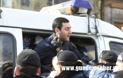 Polis idarəsinin binası mühasirəyə alındı-İrəvanda