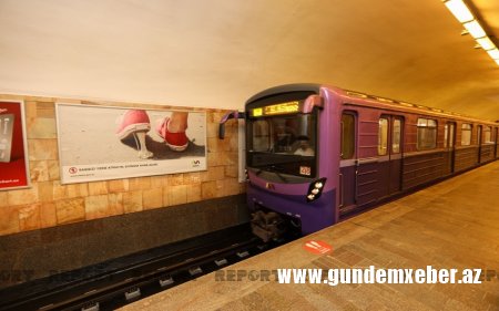 Bakı metrosunda problem yaranıb, sərnişinlər tuneldə qalıb