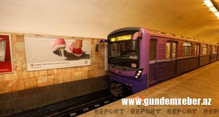 Bakı metrosunda qadın qatar yoluna düşüb