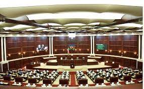 "Köhnə" millət vəkillərinin yeri gürünür