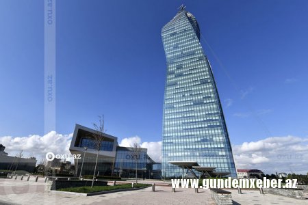 SOCAR yeni dərsliyin tərcüməsini reallaşdıracaq - FOTO
