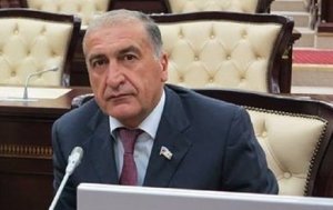 Nazirlik deputatla BAŞ EDƏ BİLMİR? - Arada qalan camaatdır...