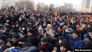 Qazaxıstanda qiymət artımı ilə yanaşı avtoritarizmə etiraz edirlər – Azərbaycandan baxışlar