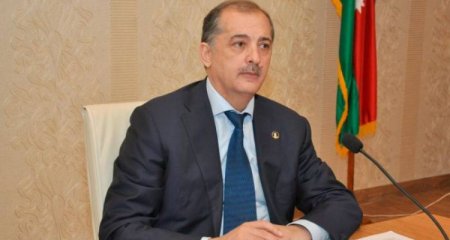Vilyam Hacıyev də həbsdə namaza başladı