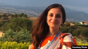 Nahid Cəfəri: Təbrizdə məktəb illərində yaşadığım acı təcrübələr məndə dil öyrənməklə bağlı fobiya yaratmışdı