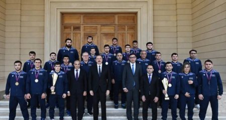 İlham Əliyev Azərbaycan millisinin üzvlərini qəbul edib - Yenilənib