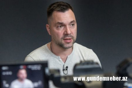 Aleksey Arestoviç: “Qərb Ukraynaya silah tədarükündə yarışa başlayıb”