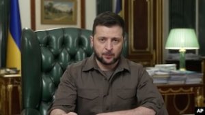 Ukrayna prezidenti Rusiyaya qarşı daha qətiyyətli addımlar atılmasına çağırıb