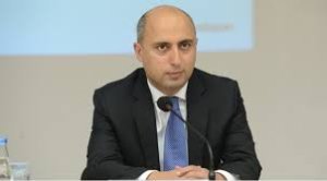 Göyçayda kollec direktoru Təhsil Nazirini “baqaja qoyur?”