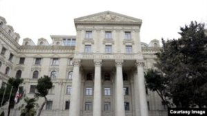Ukraynada hər iki valideynini itirən uşaqlar Azərbaycana gətirilib