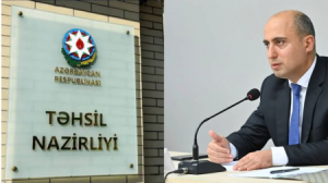 “TƏHSİLDƏ İDARƏÇİLİK BƏRBAD VƏZİYYƏTDƏDİR” – “20-30 il işləyən məktəb direktorlarının yerdəyişməsi baş vermir”